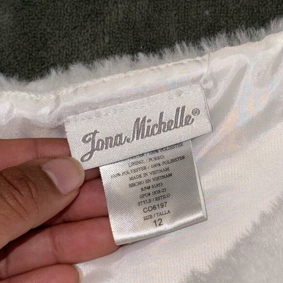 Jona Michelle Faux Fur Shrug Bolero Vest Girls 12 White Classic Dressy Cover Up - Picture 4 of 7